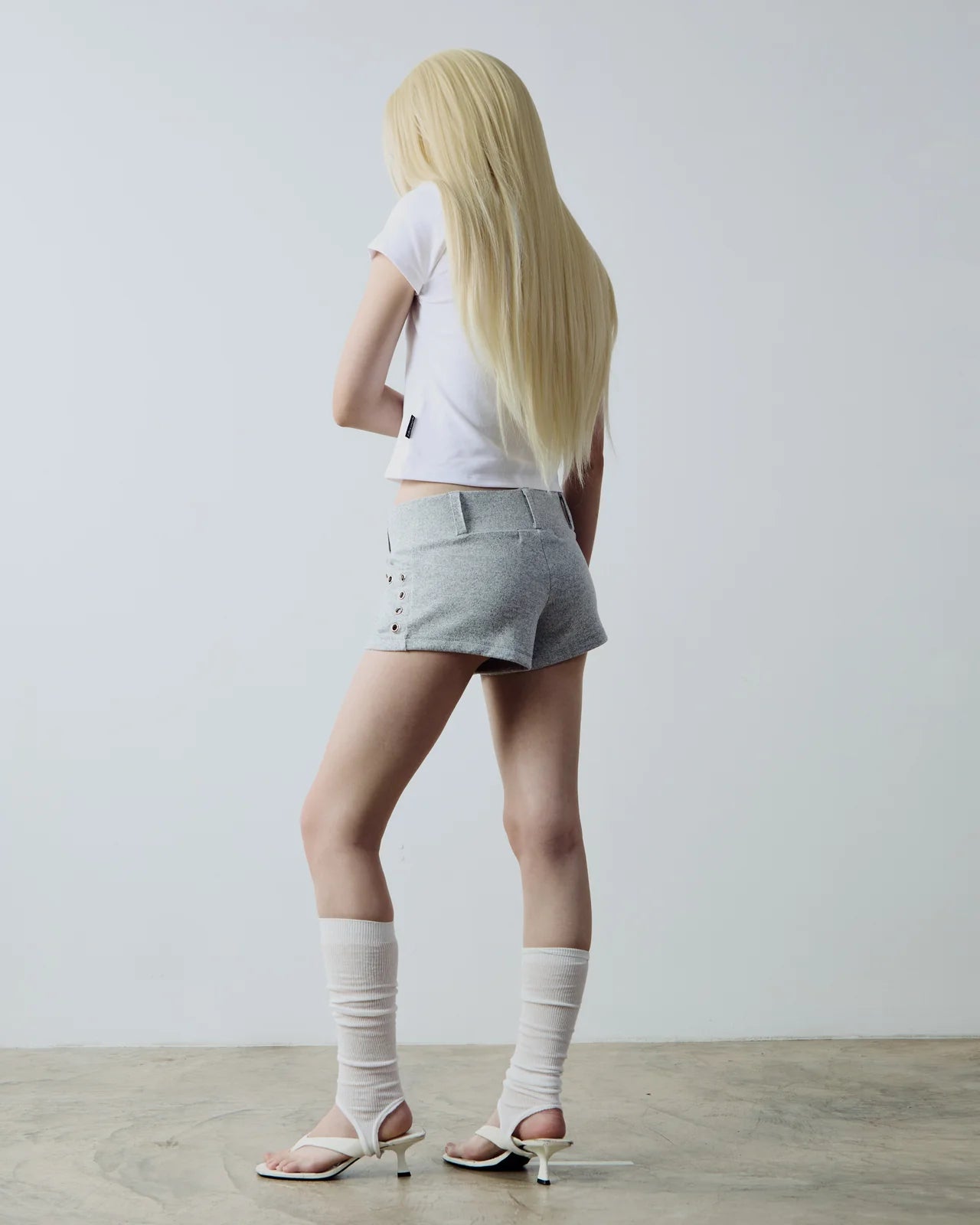 AVA SHORT GREY