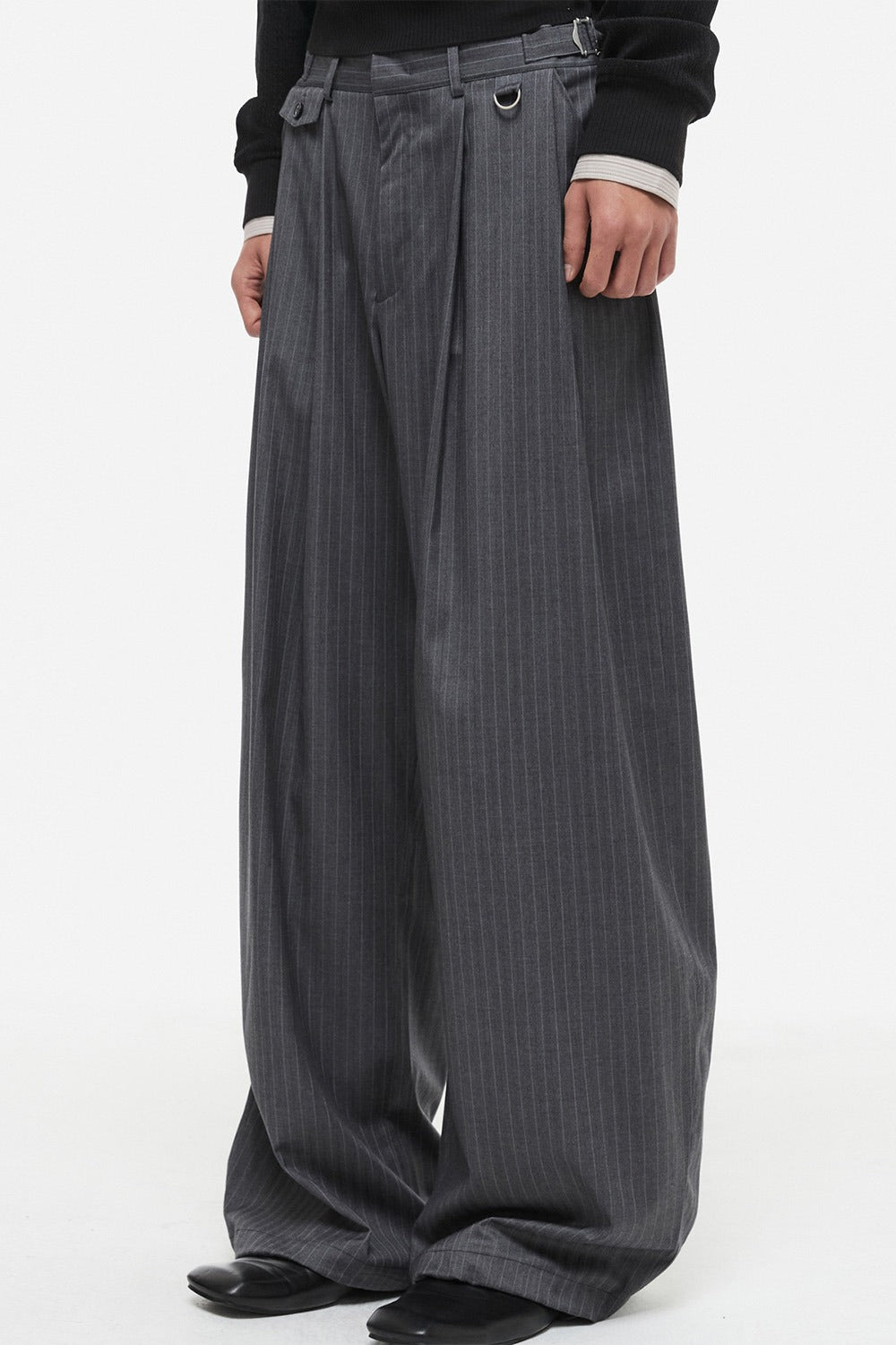 Multi-Stripe Curved Slacks Gray