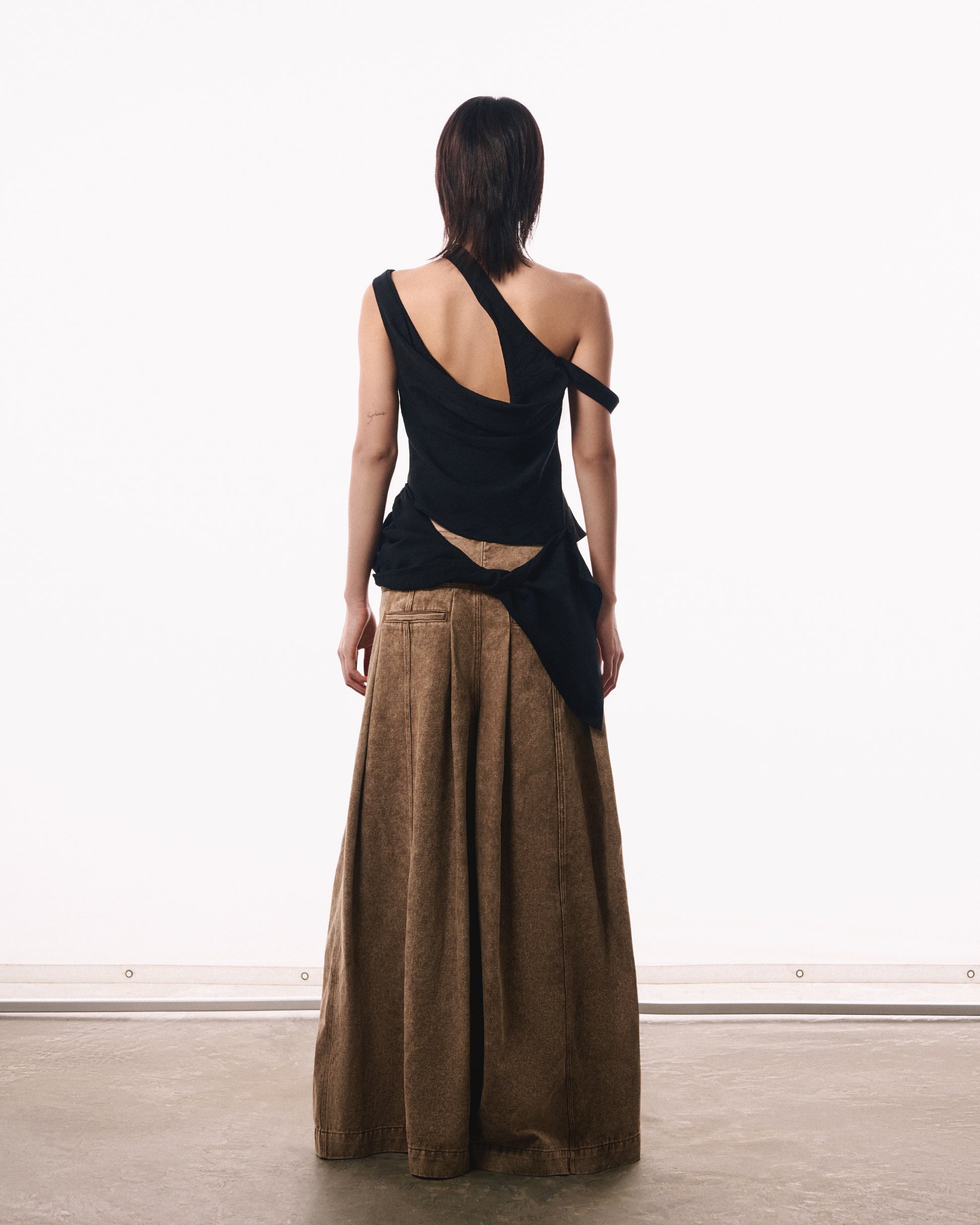 DISLOCATED TOP - BLACK