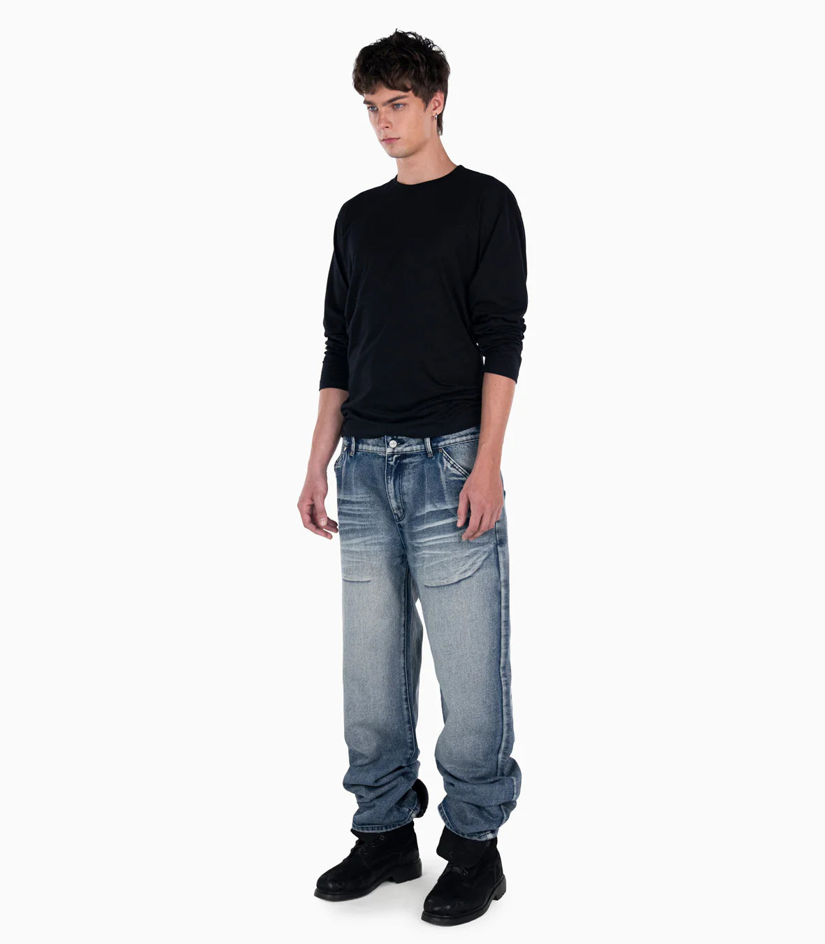 STRAIGHT BLUE JEANS