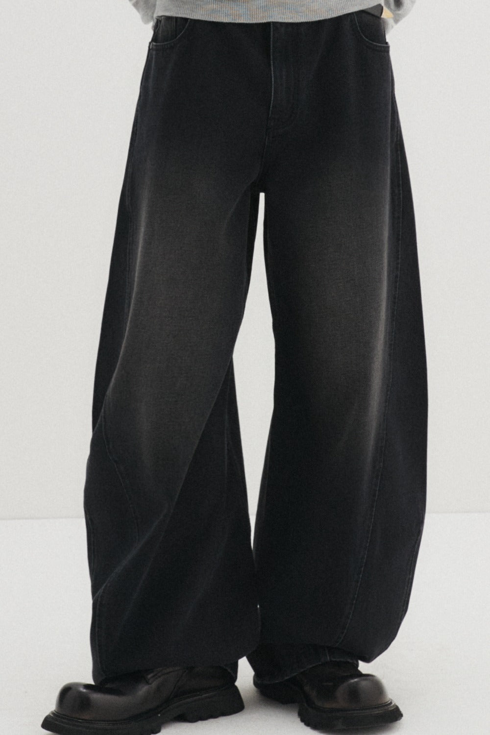 Curved Denim Pants (Black)