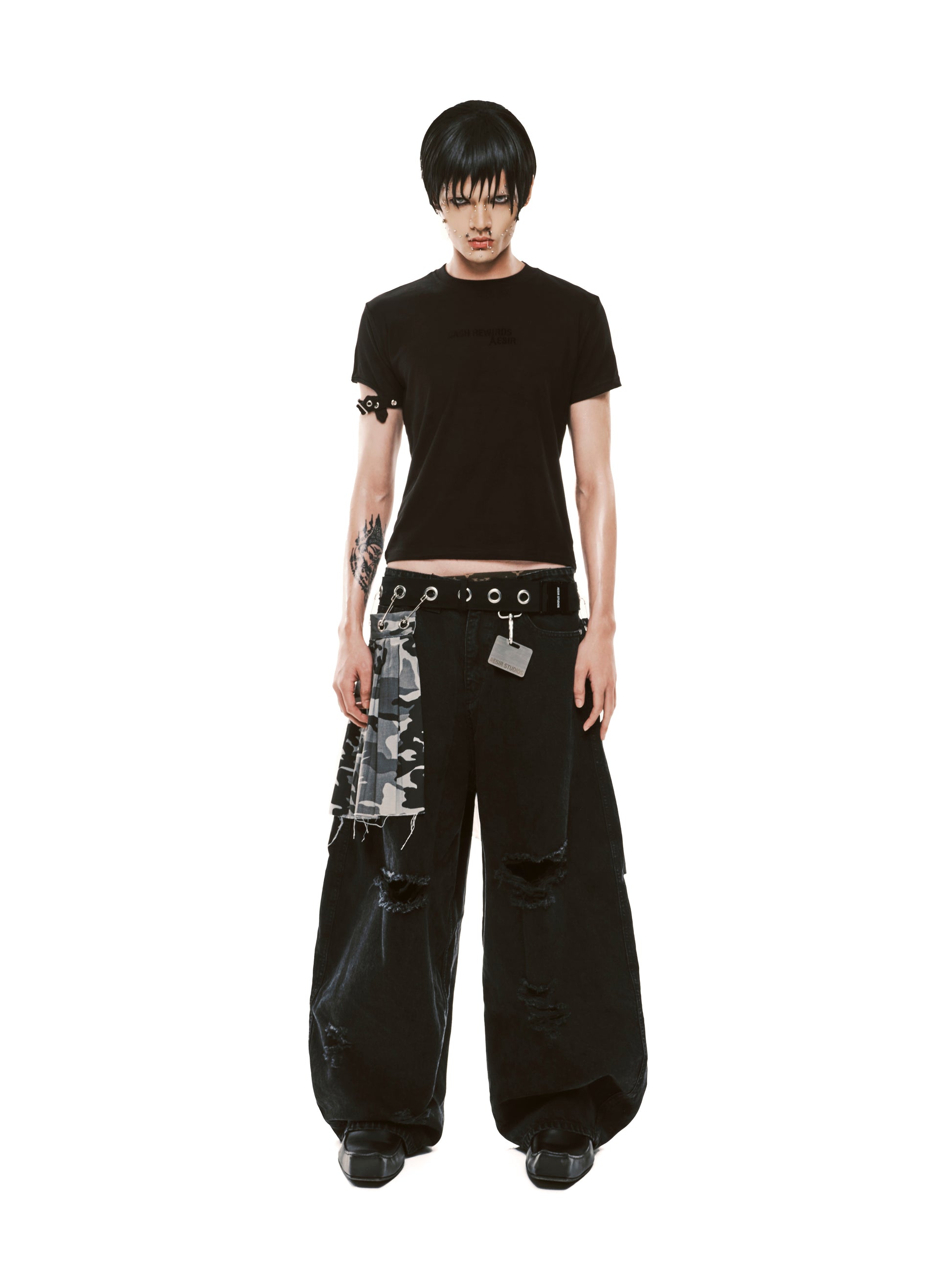 Distressed Balloon Jeans (Black)