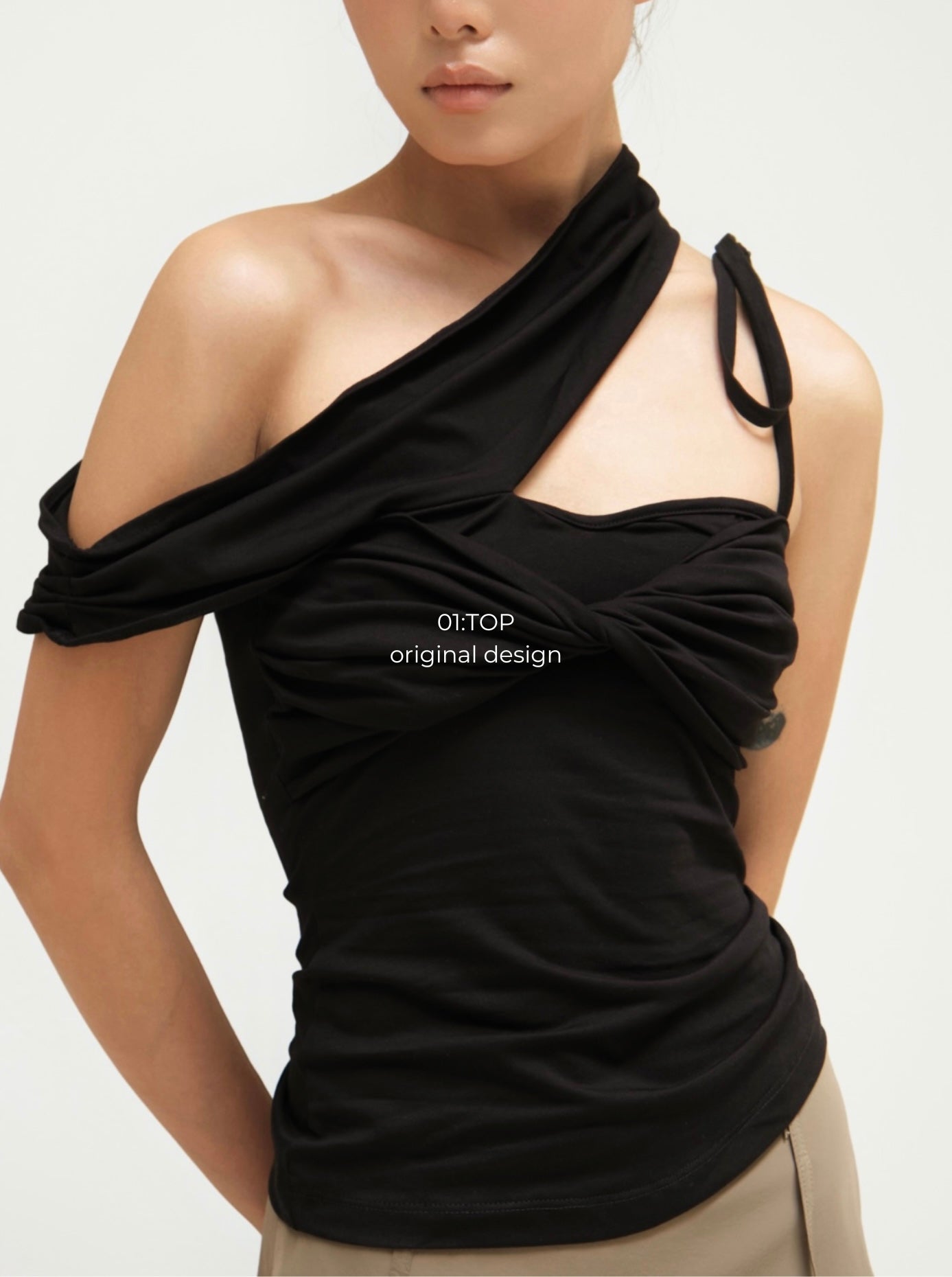 01:Top (Black)